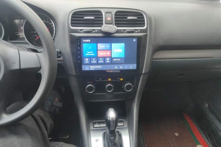 Used Volkswagen Golf 2012 1.6L Automatic Fashion Model Audio And AC Panel