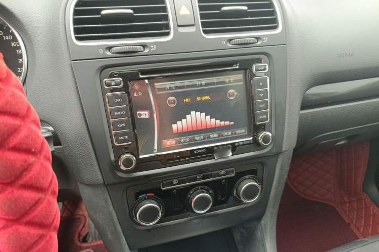 Used Volkswagen Golf 2012 1.4 TSI Automatic Comfort Edition Audio And AC Panel