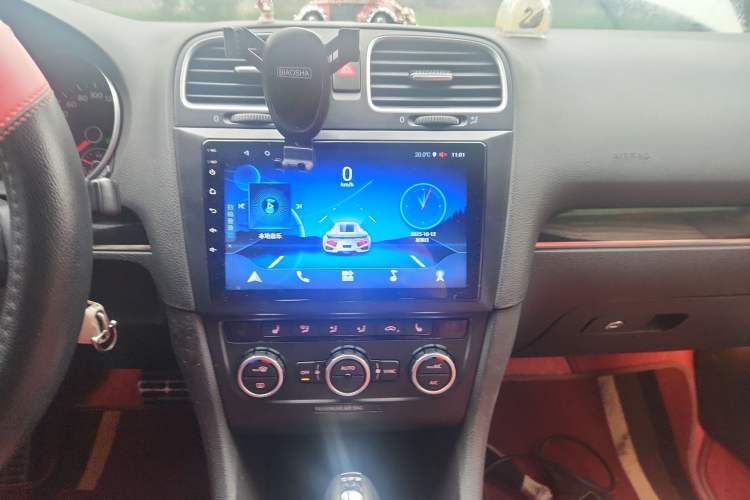 Used Volkswagen Golf 2012 1.4TSI Luxury Convertible Edition Audio And AC Panel