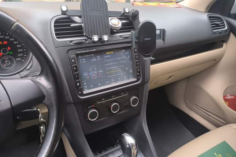 Used Volkswagen Golf 2012 1.4 TSI Automatic Comfort Edition Audio And AC Panel