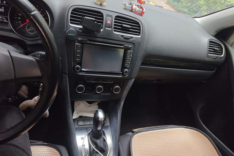 Used Volkswagen Golf 2012 1.4 TSI Automatic Comfort Edition Audio And AC Panel