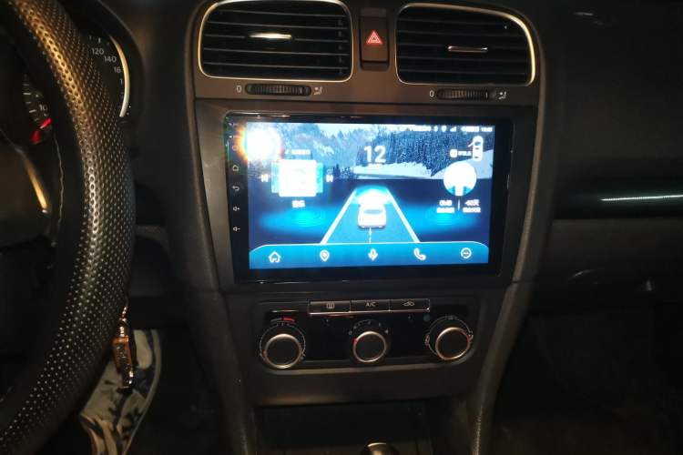 Used Volkswagen Golf 2012 1.6L Automatic Comfort Model Audio And AC Panel