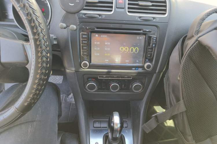 Used Volkswagen Golf 2012 1.4 TSI Automatic Comfort Edition Audio And AC Panel