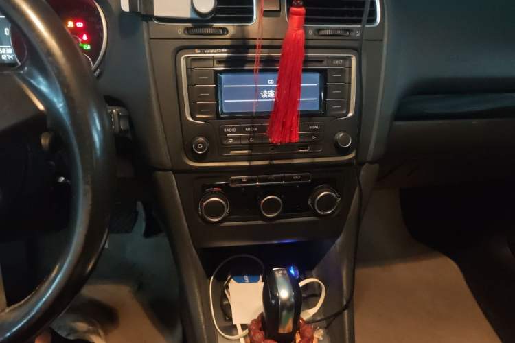 Used Volkswagen Golf 2012 1.4 TSI Automatic Comfort Edition Audio And AC Panel