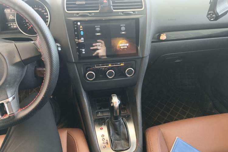 Used Volkswagen Golf 2012 1.6L Automatic Comfort Model Audio And AC Panel