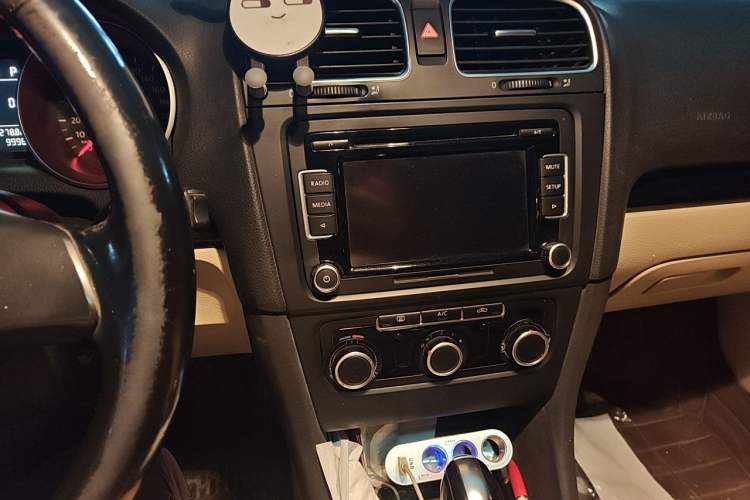 Used Volkswagen Golf 2012 1.6L Automatic Comfort Model Audio And AC Panel