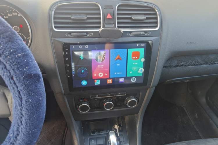 Used Volkswagen Golf 2012 1.6L Automatic Fashion Model Audio And AC Panel