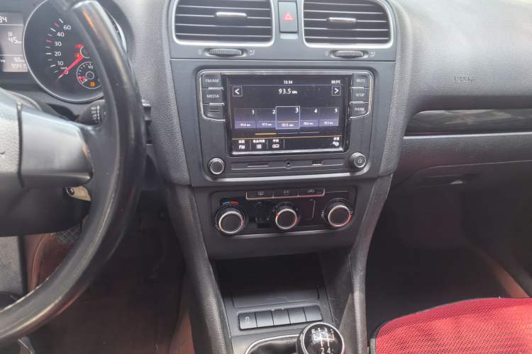 Used Volkswagen Golf 2012 1.4 TSI Manual Comfort Edition Audio And AC Panel
