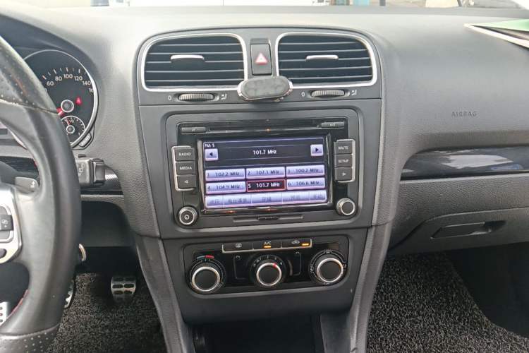Used Volkswagen Golf 2012 1.4 TSI Manual Comfort Edition Audio And AC Panel