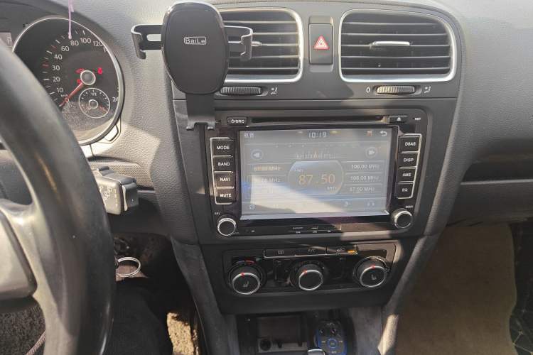 Used Volkswagen Golf 2012 1.4 TSI Automatic Comfort Edition Audio And AC Panel