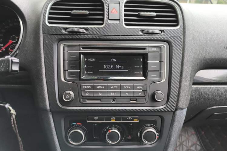 Used Volkswagen Golf 2012 1.4 TSI Automatic Comfort Edition Audio And AC Panel