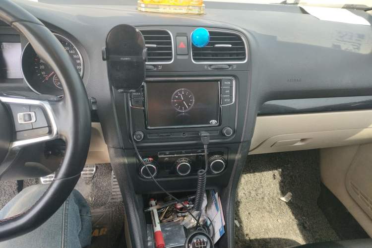 Used Volkswagen Golf 2012 1.4 TSI Manual Comfort Edition Audio And AC Panel