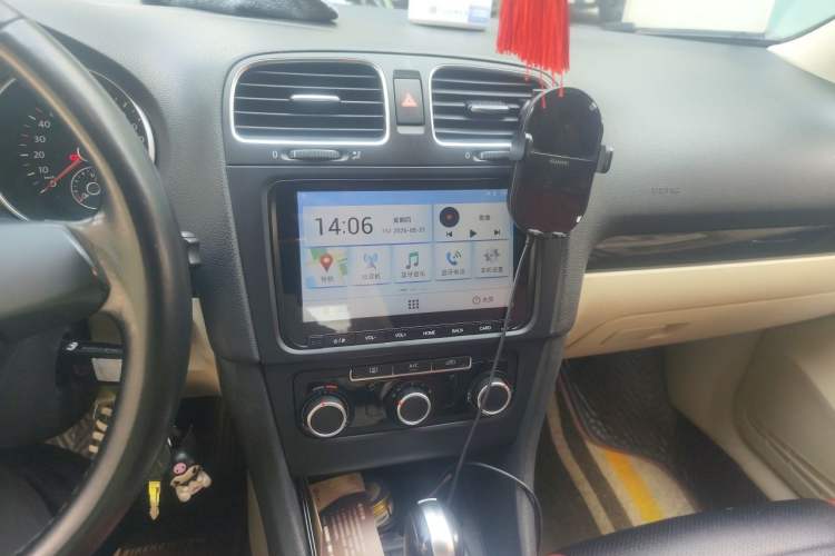 Used Volkswagen Golf 2012 1.6L Automatic Comfort Model Audio And AC Panel