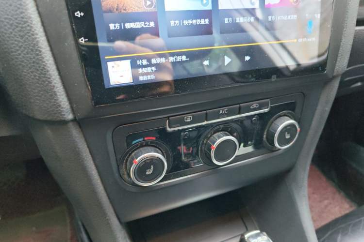 Used Volkswagen Golf 2012 1.4 TSI Automatic Comfort Edition Audio And AC Panel