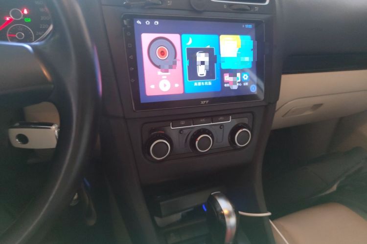 Used Volkswagen Golf 2012 1.6L Automatic Comfort Model Audio And AC Panel