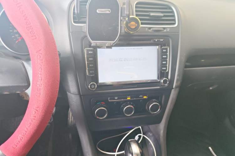Used Volkswagen Golf 2012 1.6L Automatic Comfort Model Audio And AC Panel
