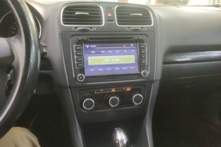 Used Volkswagen Golf 2012 1.6L Automatic Comfort Model Audio And AC Panel