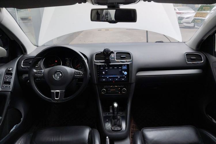 Used Volkswagen Golf 2012 1.4TSI Automatic Luxury Edition Center Console