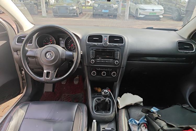 Used Volkswagen Golf 2012 1.4 TSI Manual Comfort Edition Center Console