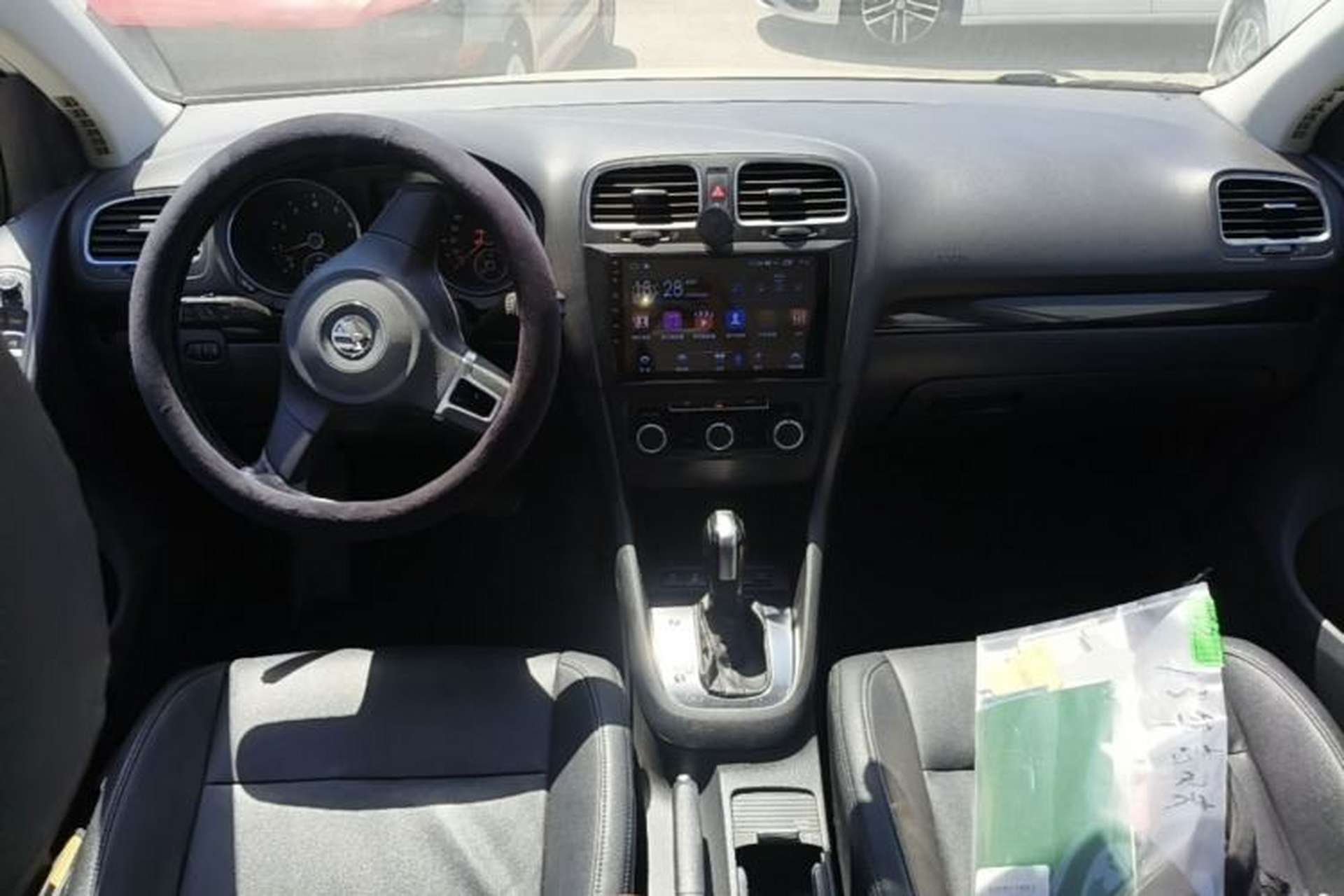 Used Volkswagen Golf 2012 1.4 TSI Automatic Comfort Edition Center Console