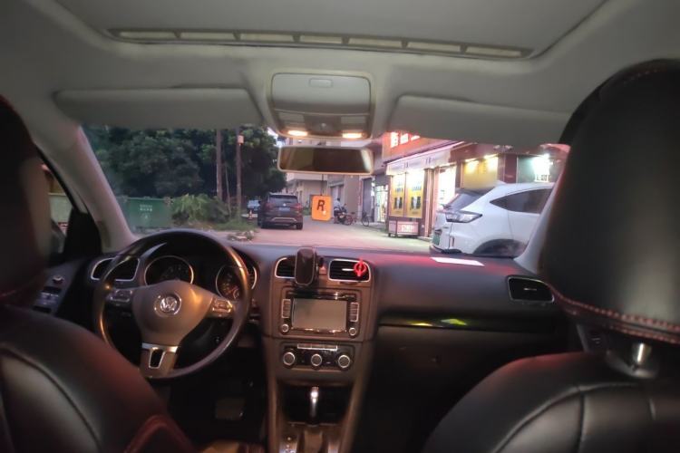 Used Volkswagen Golf 2012 1.4 TSI Automatic Comfort Edition Center Console