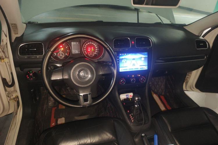 Used Volkswagen Golf 2012 1.4 TSI Automatic Comfort Edition Center Console