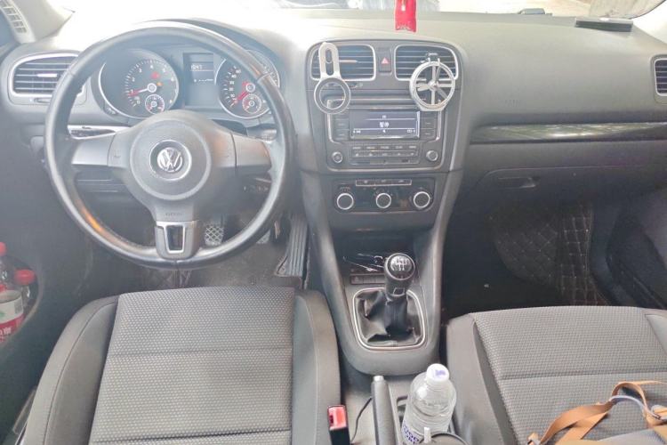 Used Volkswagen Golf 2012 1.4 TSI Manual Comfort Edition Center Console