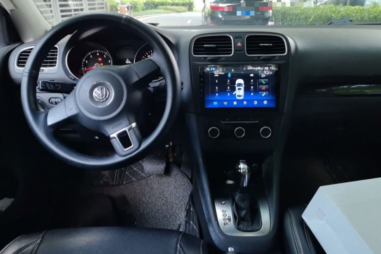 Used Volkswagen Golf 2012 1.4 TSI Automatic Comfort Edition Center Console