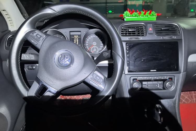 Used Volkswagen Golf 2012 1.4TSI Automatic Luxury Edition Center Console