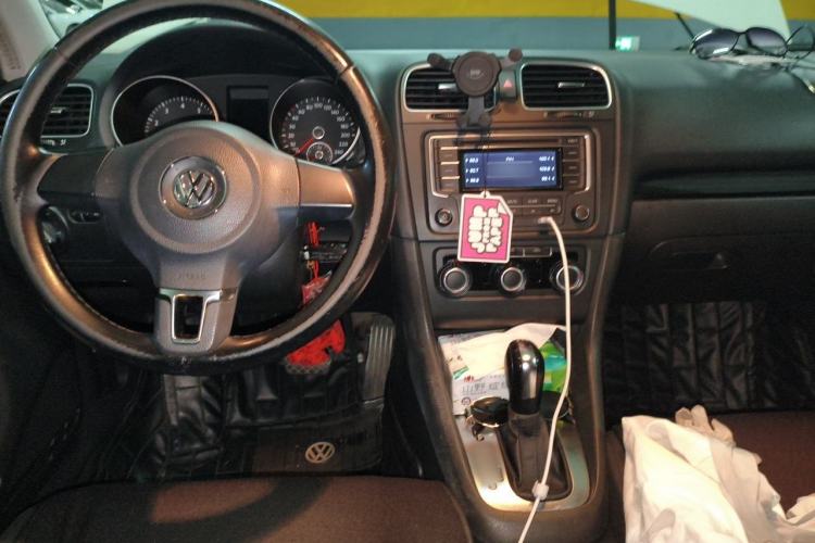 Used Volkswagen Golf 2012 1.4 TSI Automatic Comfort Edition Center Console