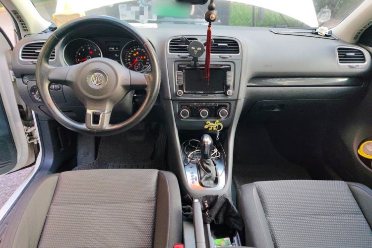 Used Volkswagen Golf 2012 1.4 TSI Automatic Comfort Edition Center Console