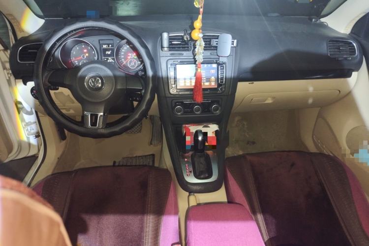 Used Volkswagen Golf 2012 1.4 TSI Automatic Comfort Edition Center Console