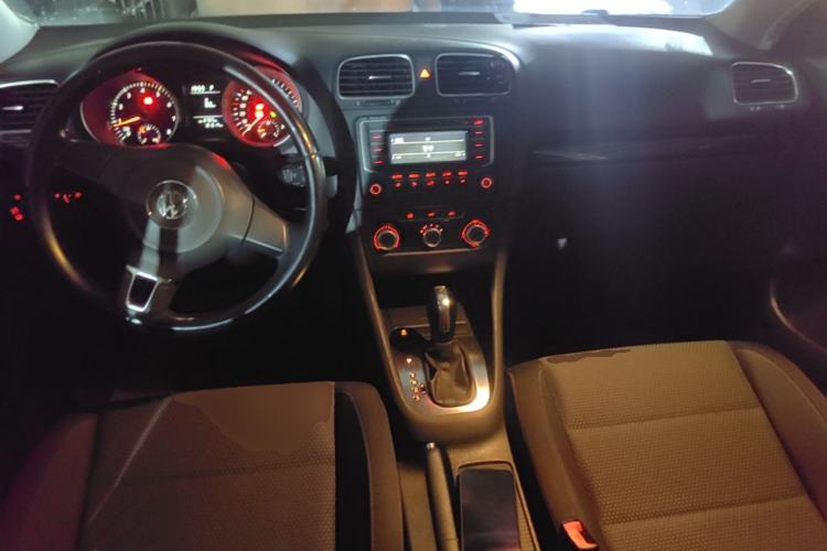 Used Volkswagen Golf 2012 1.4 TSI Automatic Comfort Edition Center Console