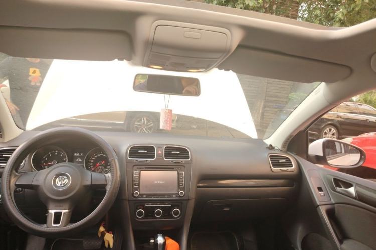 Used Volkswagen Golf 2012 1.4 TSI Automatic Comfort Edition Center Console
