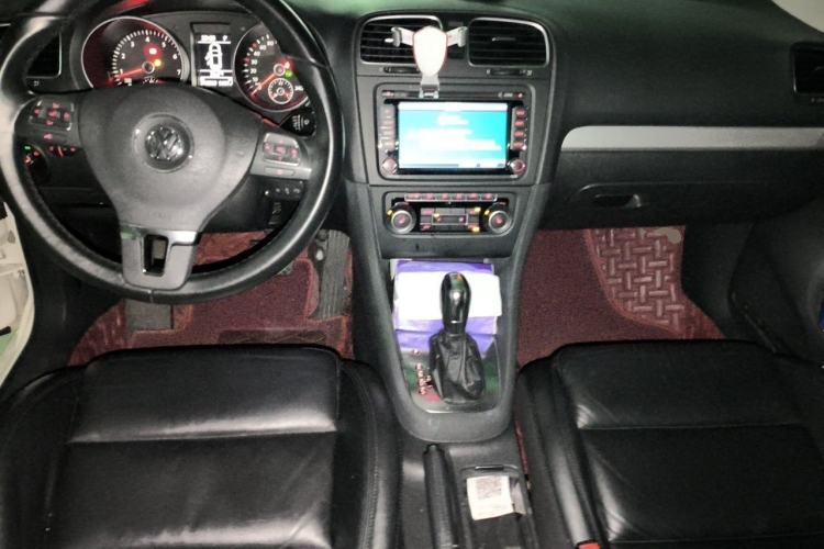 Used Volkswagen Golf 2012 1.4TSI Automatic Luxury Edition Center Console