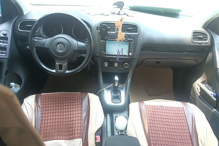 Used Volkswagen Golf 2012 1.4 TSI Automatic Comfort Edition Center Console