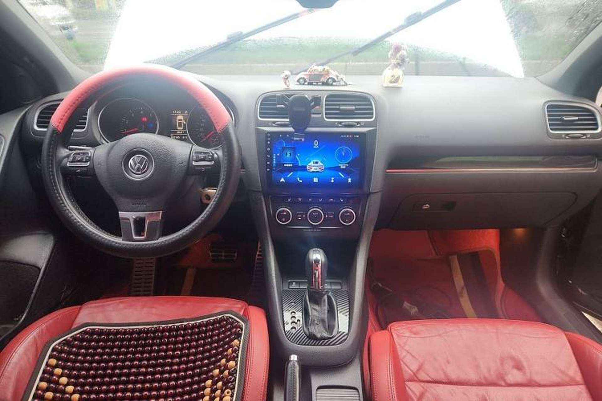Used Volkswagen Golf 2012 1.4TSI Luxury Convertible Edition Center Console