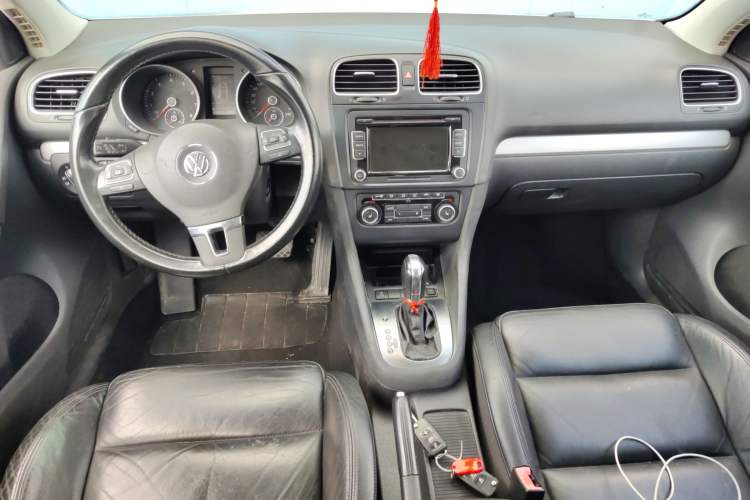 Used Volkswagen Golf 2012 1.4TSI Automatic Luxury Edition Center Console