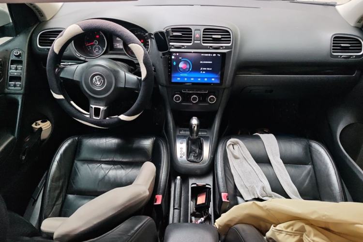 Used Volkswagen Golf 2012 1.4 TSI Automatic Comfort Edition Center Console