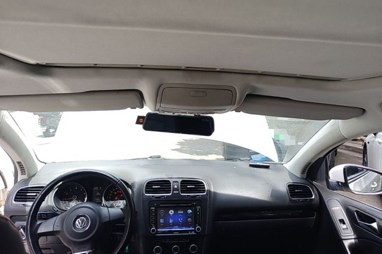 Used Volkswagen Golf 2012 1.6L Automatic Comfort Model Center Console