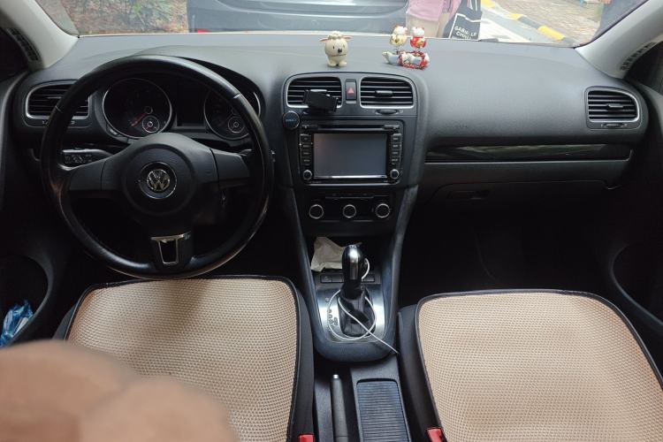 Used Volkswagen Golf 2012 1.4 TSI Automatic Comfort Edition Center Console