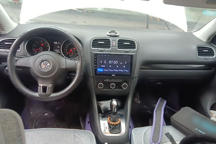 Used Volkswagen Golf 2012 1.4 TSI Automatic Comfort Edition Center Console