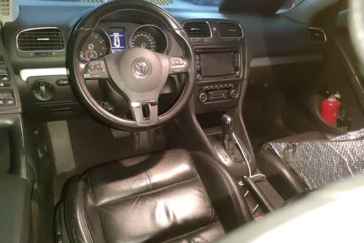 Used Volkswagen Golf 2012 1.4TSI Automatic Luxury Edition Center Console