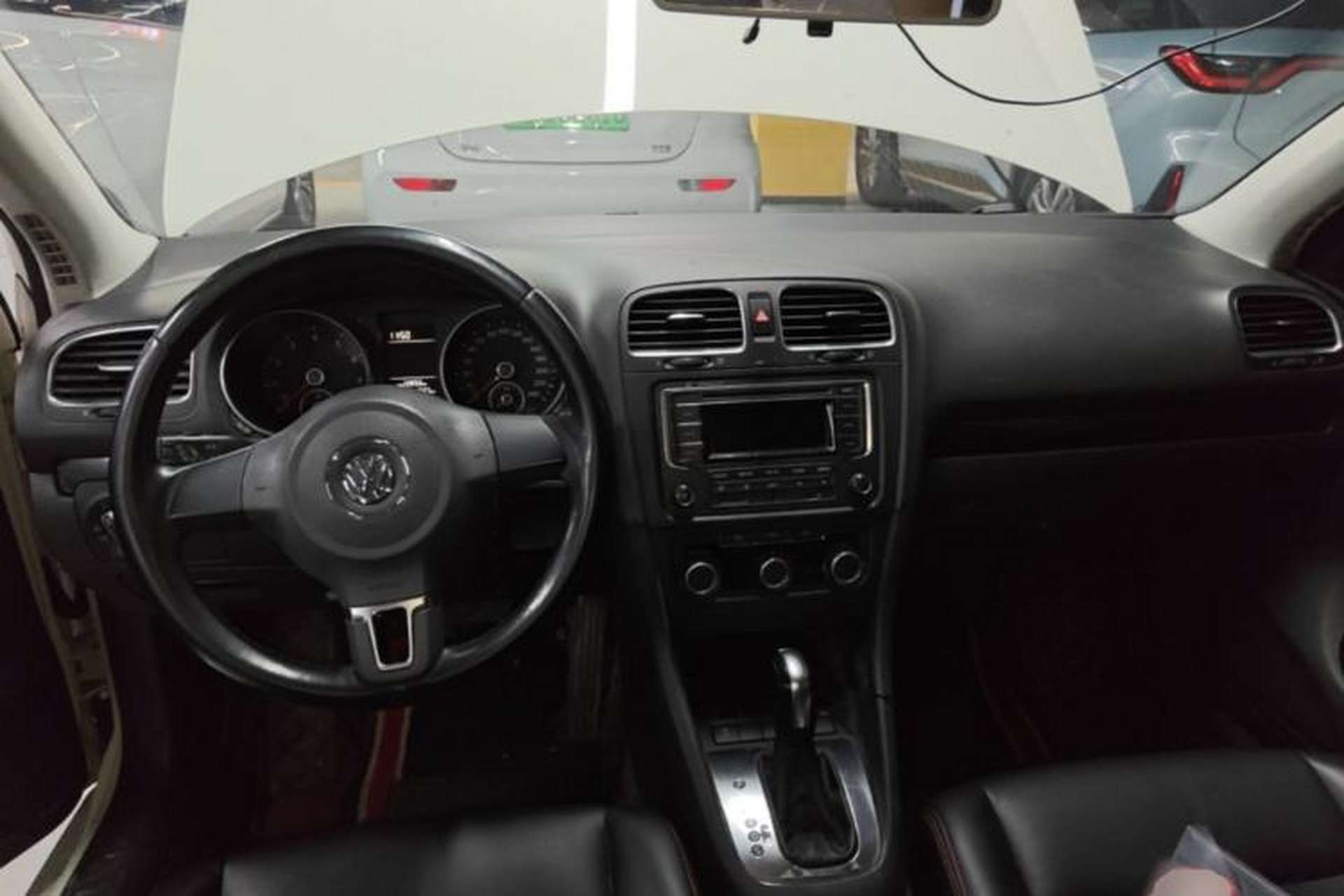 Used Volkswagen Golf 2012 1.6L Automatic Comfort Model Center Console