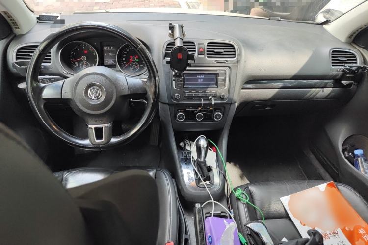Used Volkswagen Golf 2012 1.4 TSI Automatic Comfort Edition Center Console