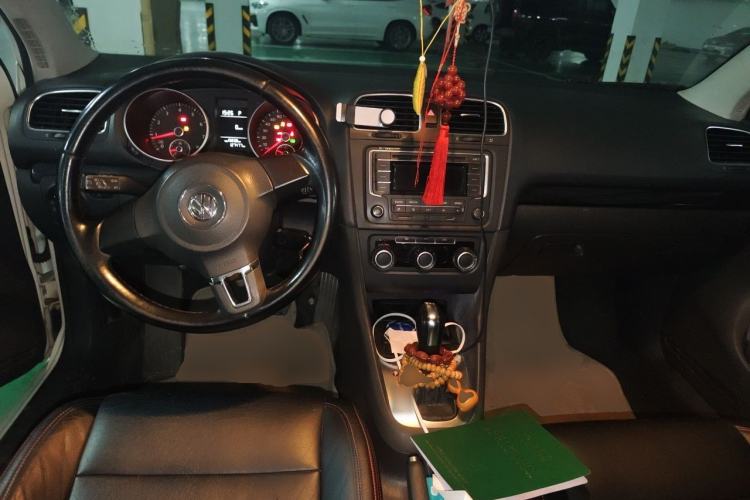 Used Volkswagen Golf 2012 1.4 TSI Automatic Comfort Edition Center Console