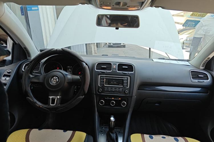 Used Volkswagen Golf 2012 1.4 TSI Automatic Comfort Edition Center Console