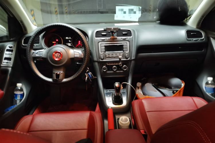 Used Volkswagen Golf 2012 1.6L Automatic Comfort Model Center Console