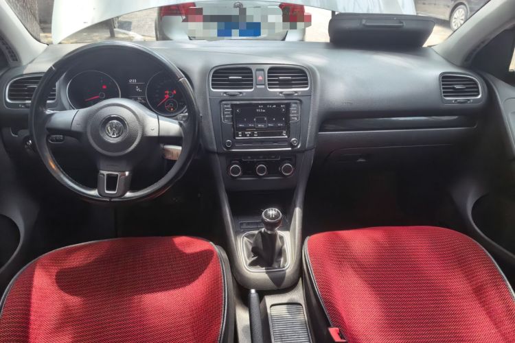 Used Volkswagen Golf 2012 1.4 TSI Manual Comfort Edition Center Console