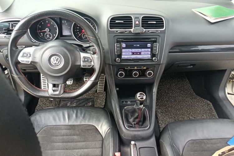Used Volkswagen Golf 2012 1.4 TSI Manual Comfort Edition Center Console